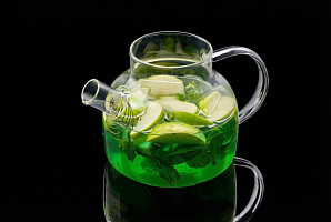 Жасминовый чай с яблоком и бузиной